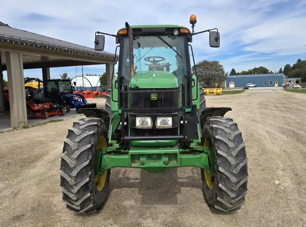 Gallery image 2 for 2008 John Deere 7230 Tractor