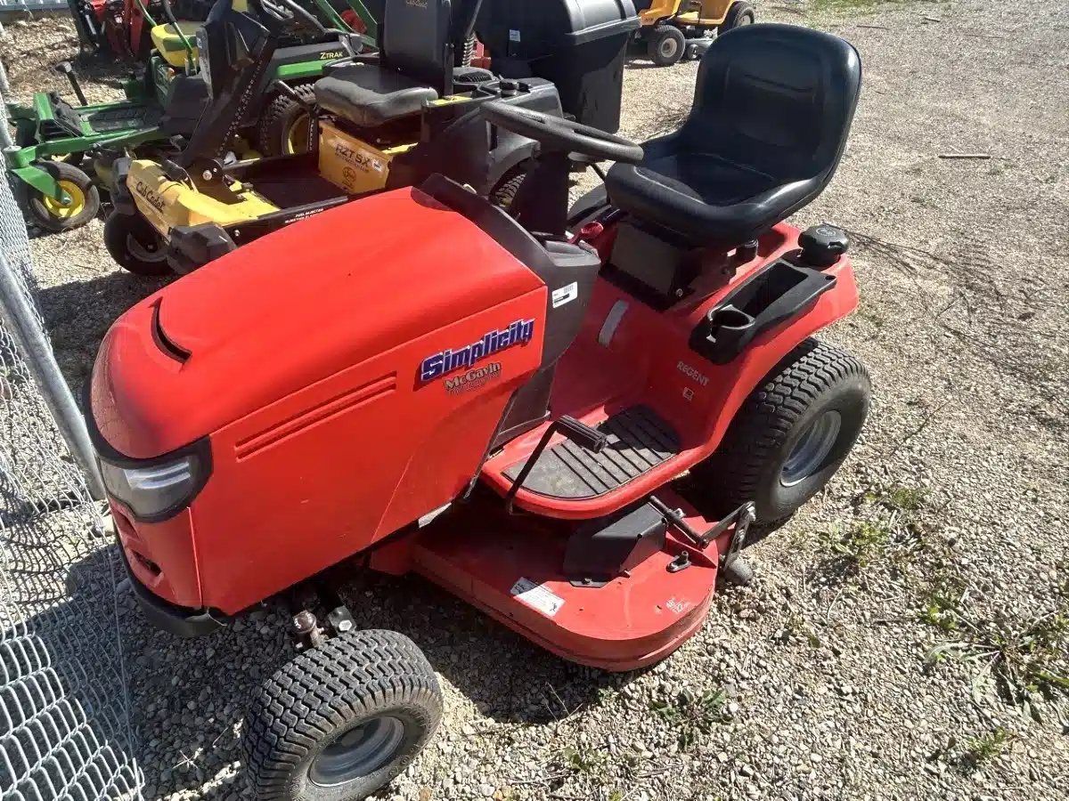 Photo de la Galerie 2 pour 2018 Simplicity REGENT Tracteur à pelouse