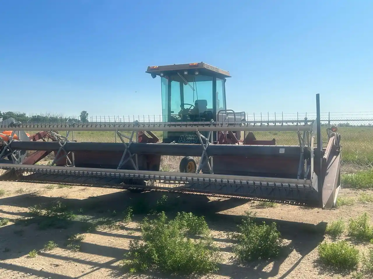 Gallery image 2 for Used 1990 Versatile 4750 Windrower