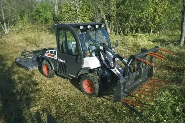 Gallery image 2 for New 2023 Bobcat 32 Grapple