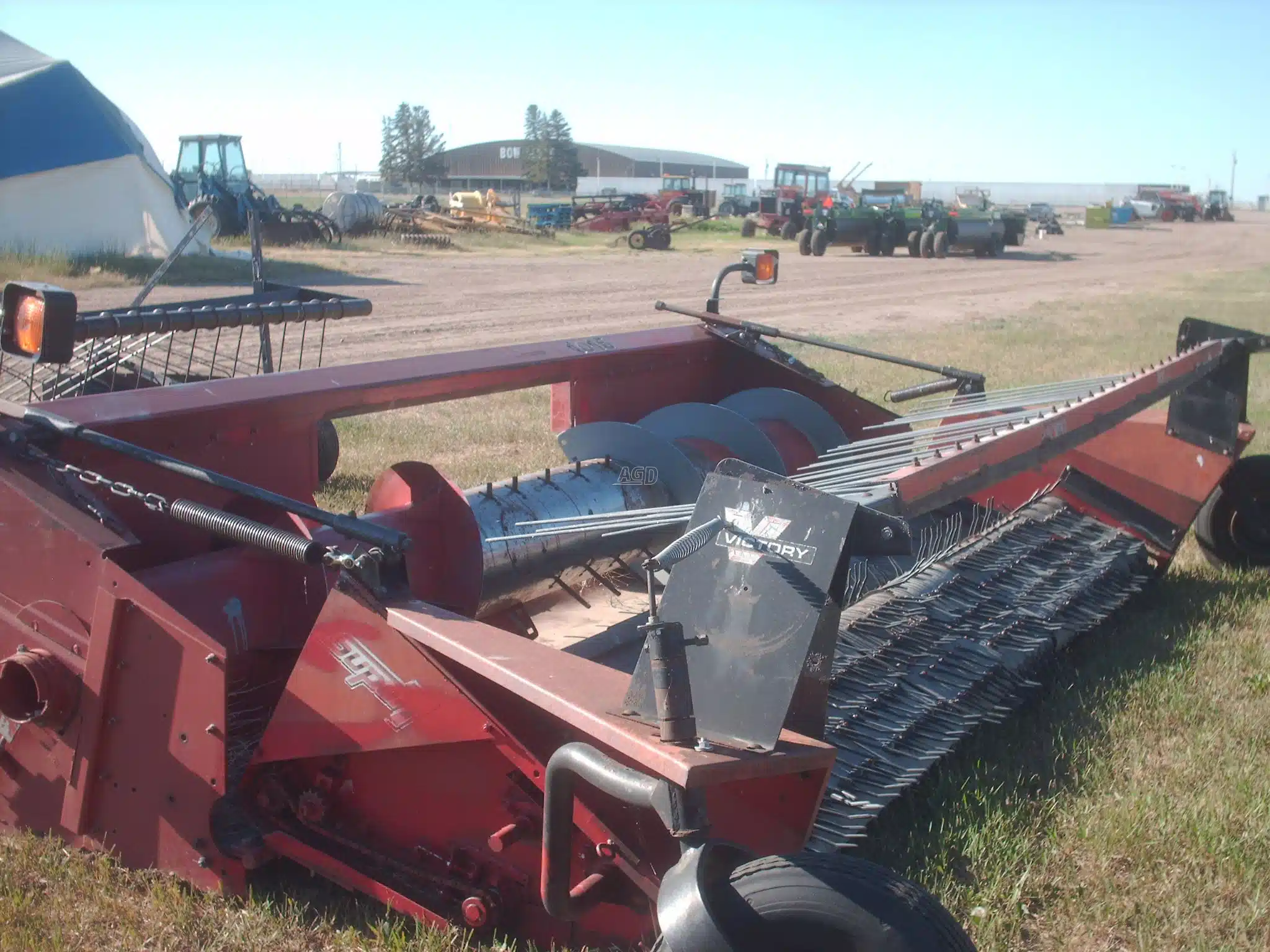 Gallery image 1 for Used 1996 Case 1015 Header - Pickup