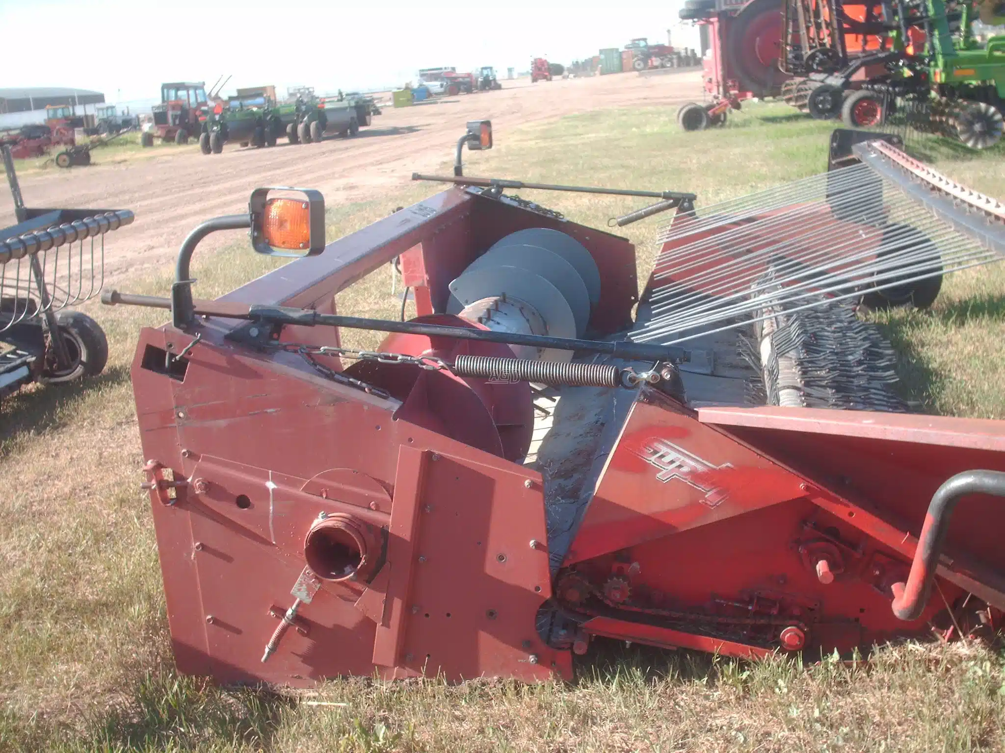 Gallery image 2 for Used 1996 Case 1015 Header - Pickup
