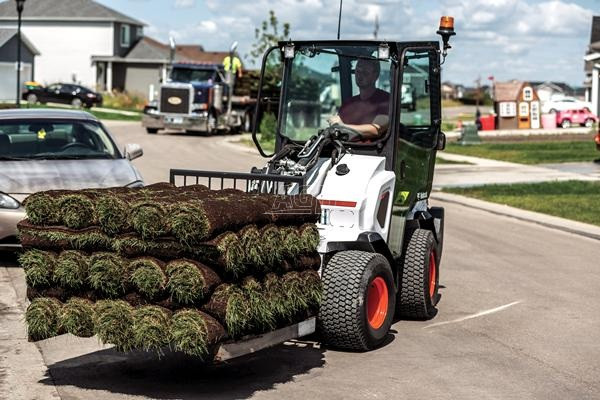 Gallery image 2 for New 2024 Bobcat L28 Wheel Loader