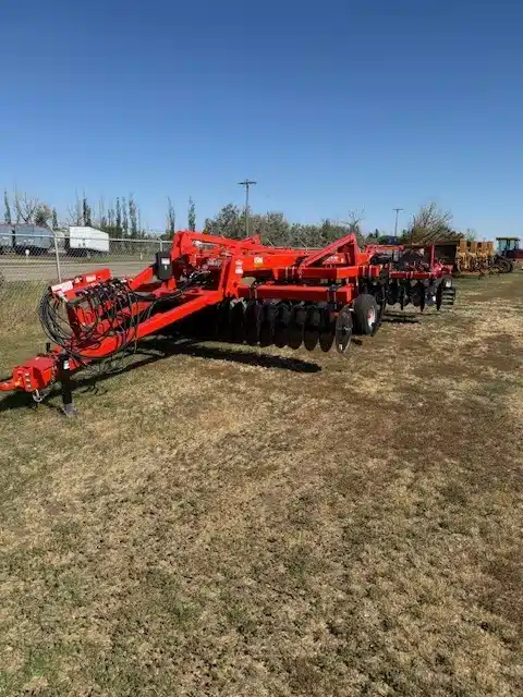 Gallery image 1 for New 2024 Kuhn DOMINATOR 4857 Disc Chisel