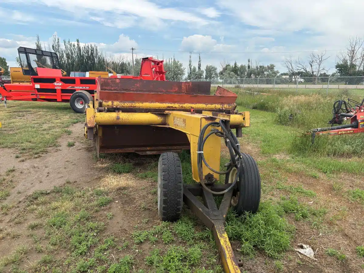 Gallery image 2 for Used 1999 Eversman 600 Scraper - Pull Type