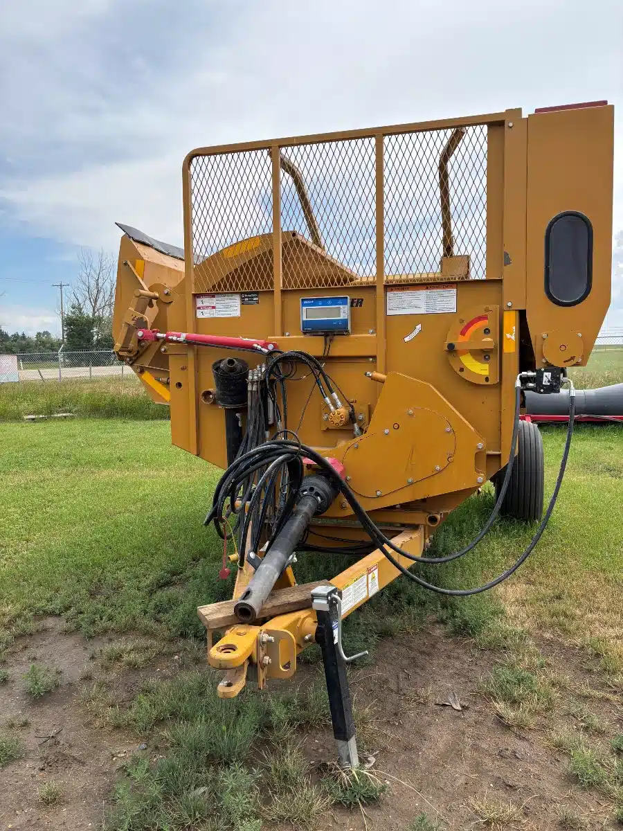 Gallery image 2 for Used 2015 Haybuster 2655 Bale Processor