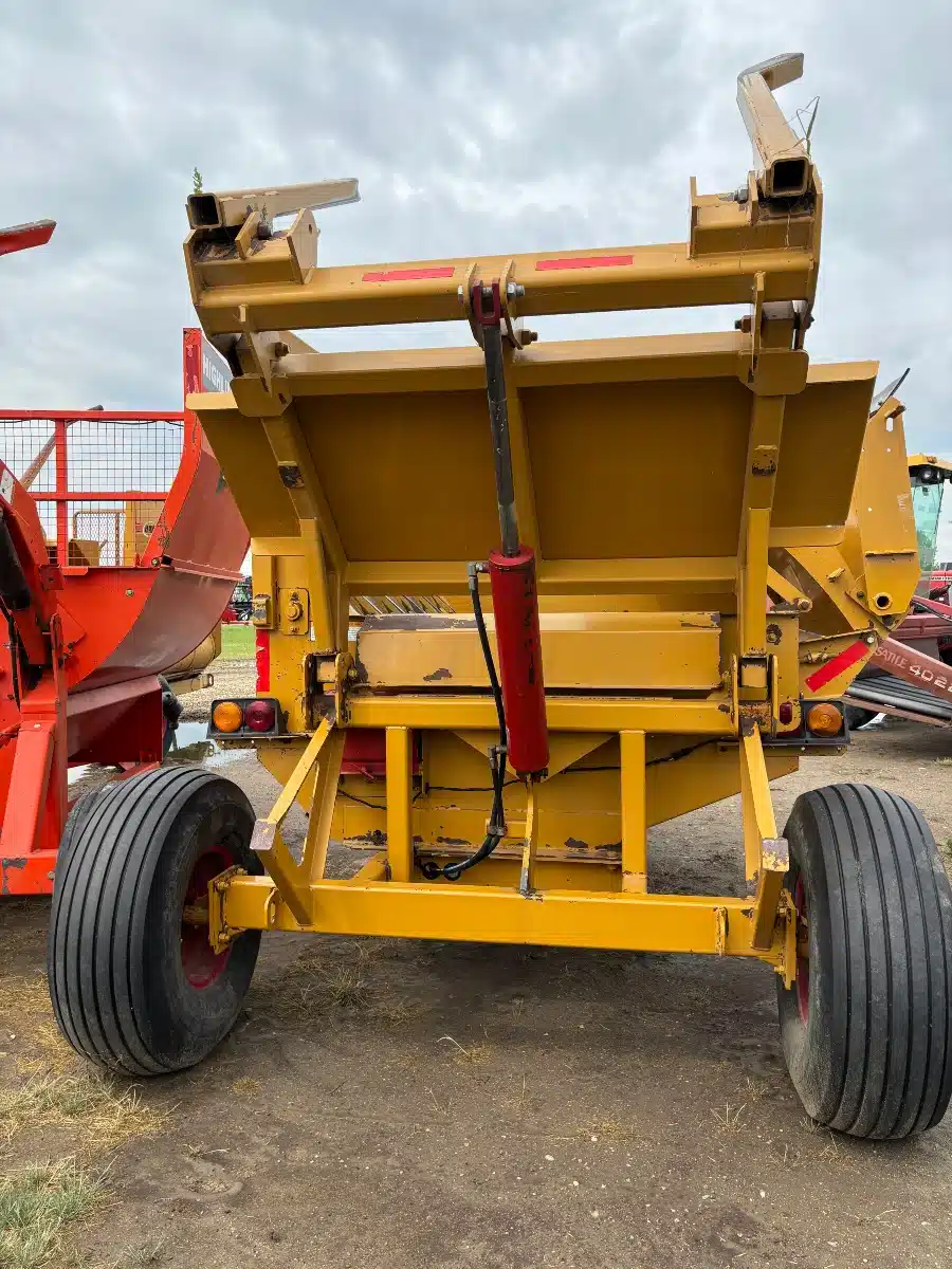 Gallery image 2 for Used 2011 Haybuster 2650 Bale Processor