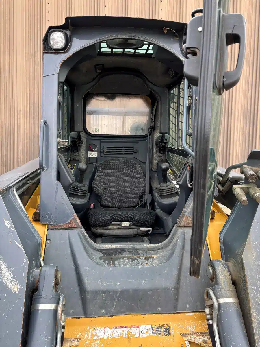 Gallery image 2 for Used 2012 John Deere 333D Track Loader