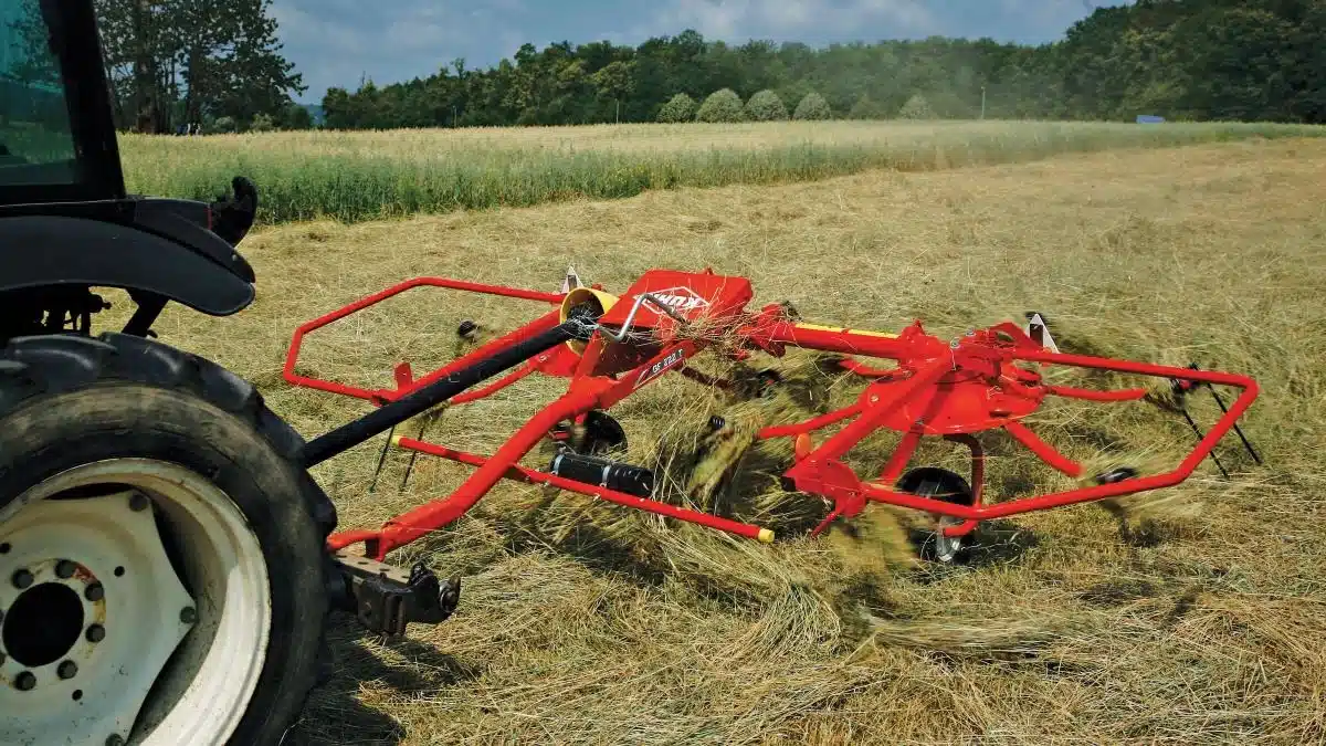 Gallery image 2 for New 2025 Kuhn GF 222T Tedder