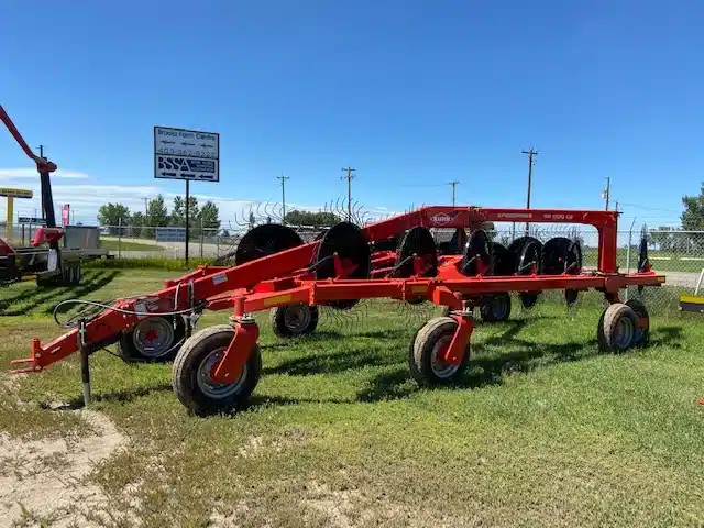 Gallery image 1 for New 2025 Kuhn SR 614 GII Rake