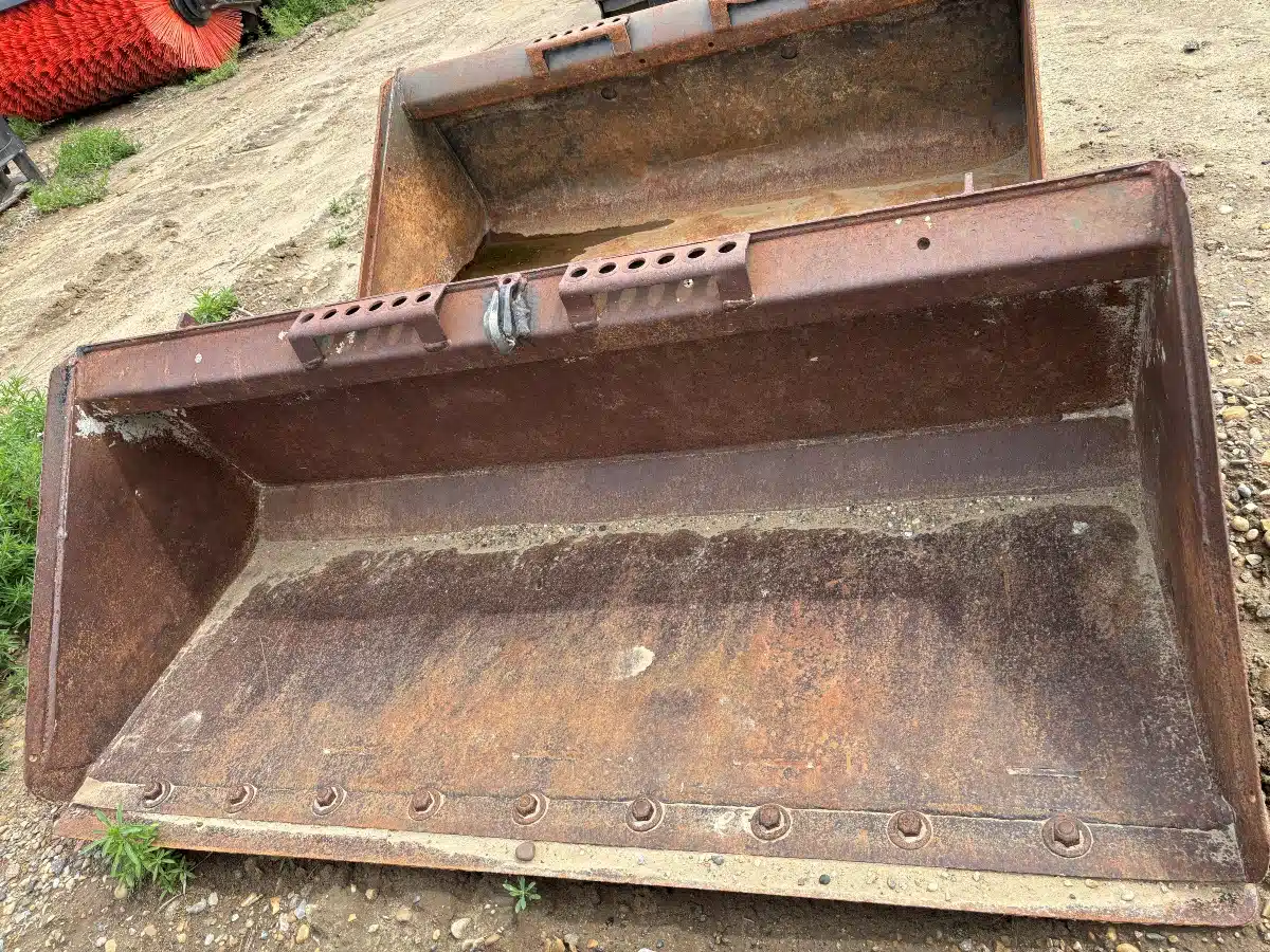 Gallery image 1 for Used 2000 Bobcat 60 INCH Bucket