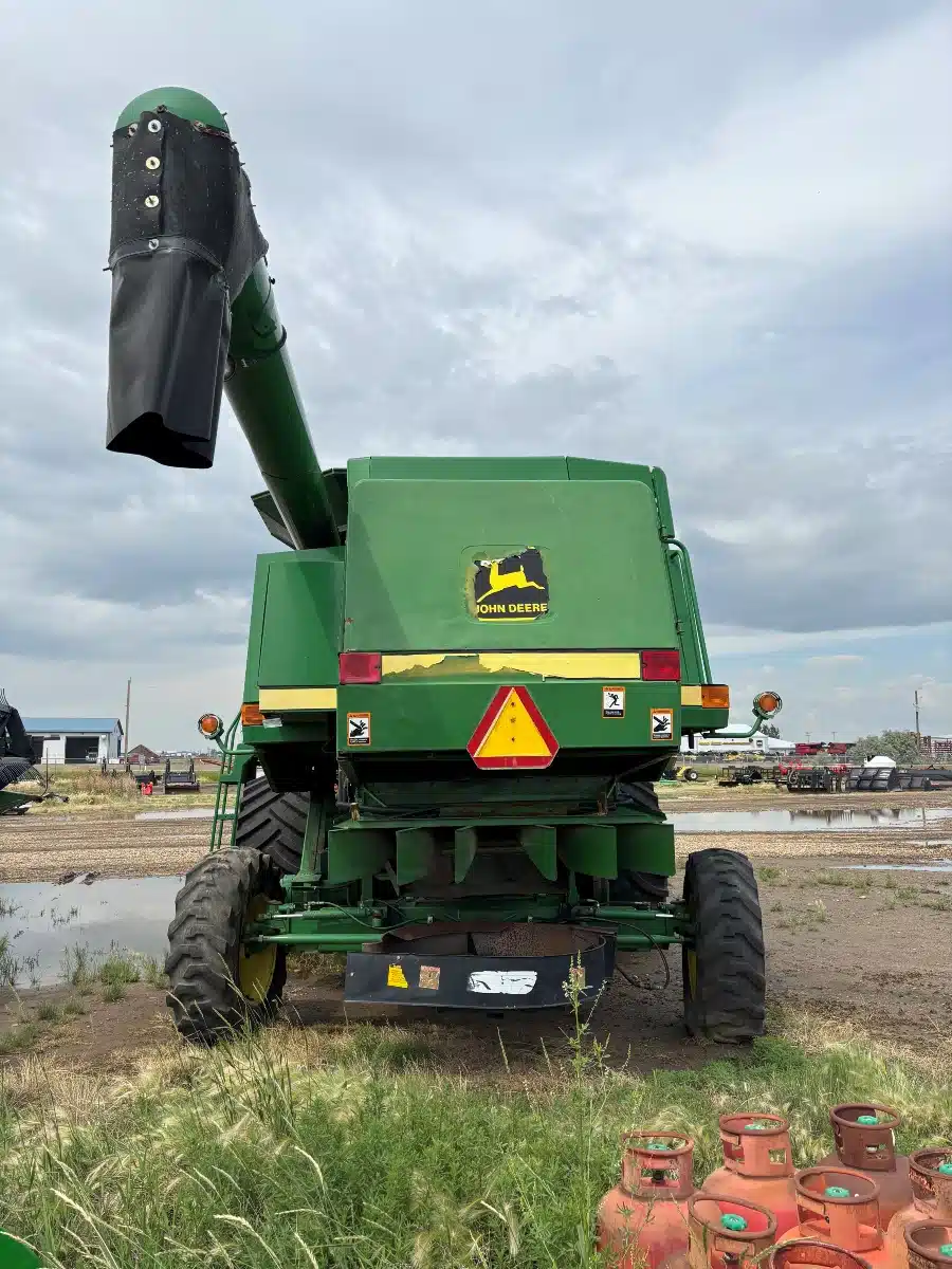Gallery image 2 for Used 1997 John Deere CTS 3400 Combine