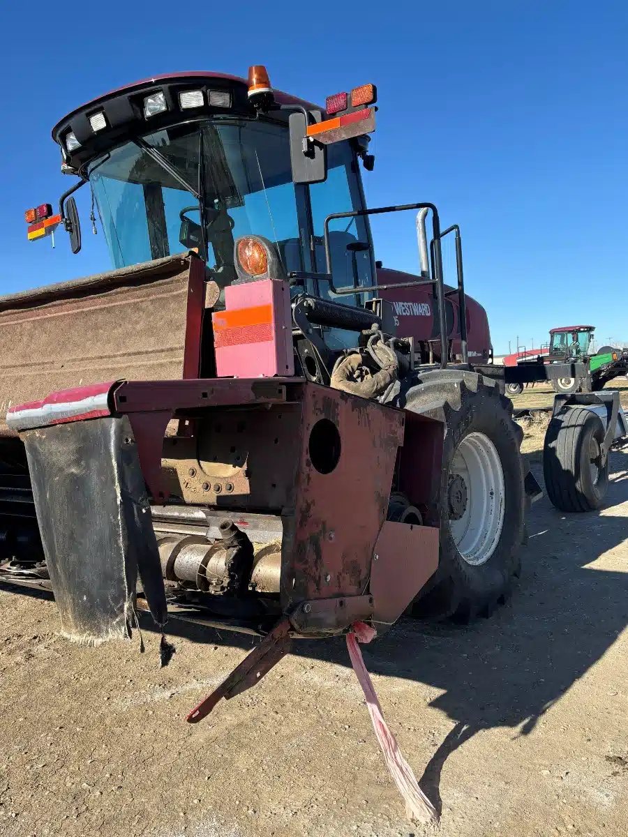 Gallery image 2 for Used 2011 MacDon M205 Windrower