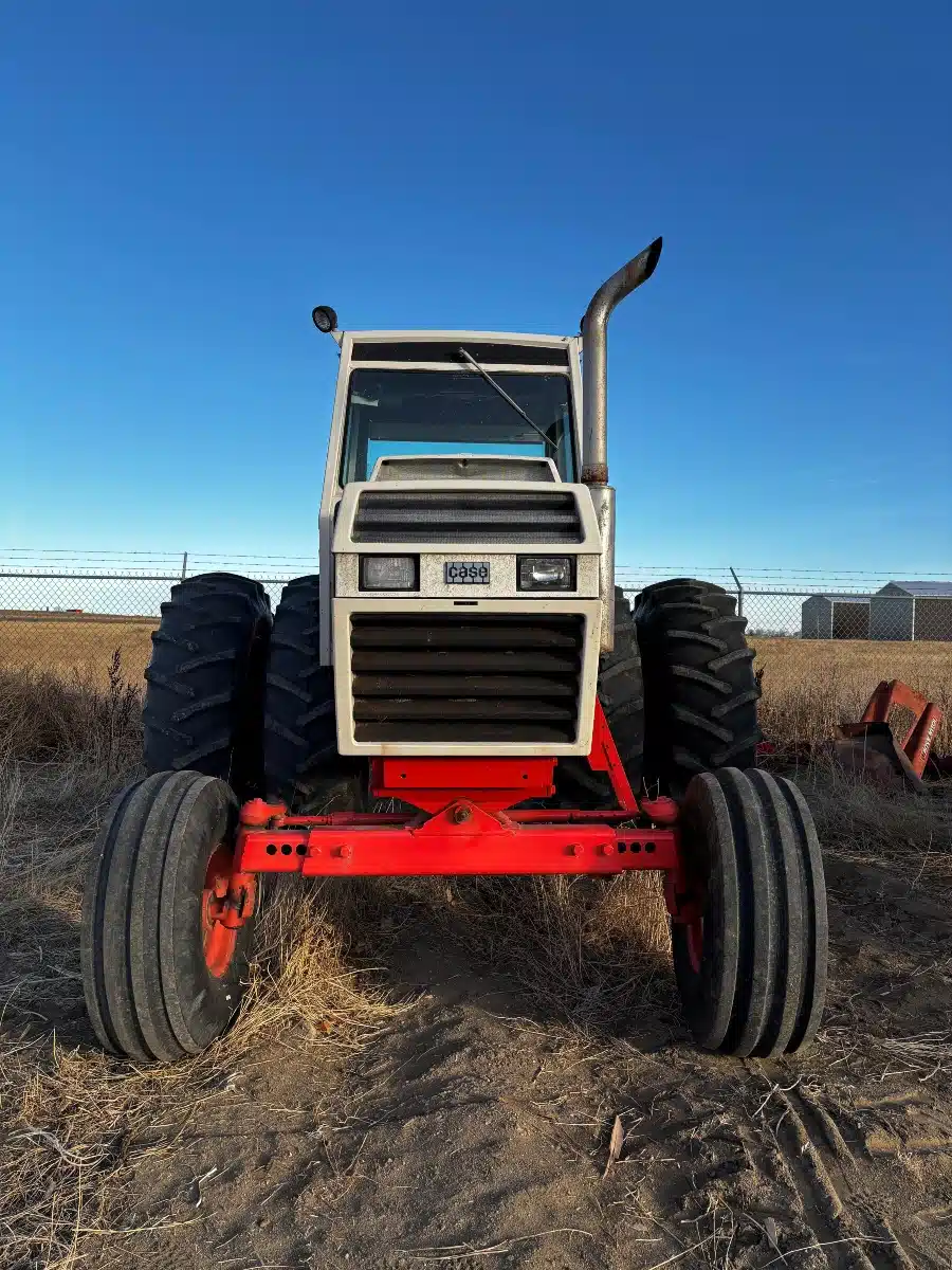 Gallery image 2 for Used 1981 Case IH 2590 Tractor