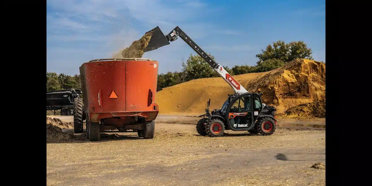 Gallery image 2 for New 2025 Bobcat TL519 TeleHandler