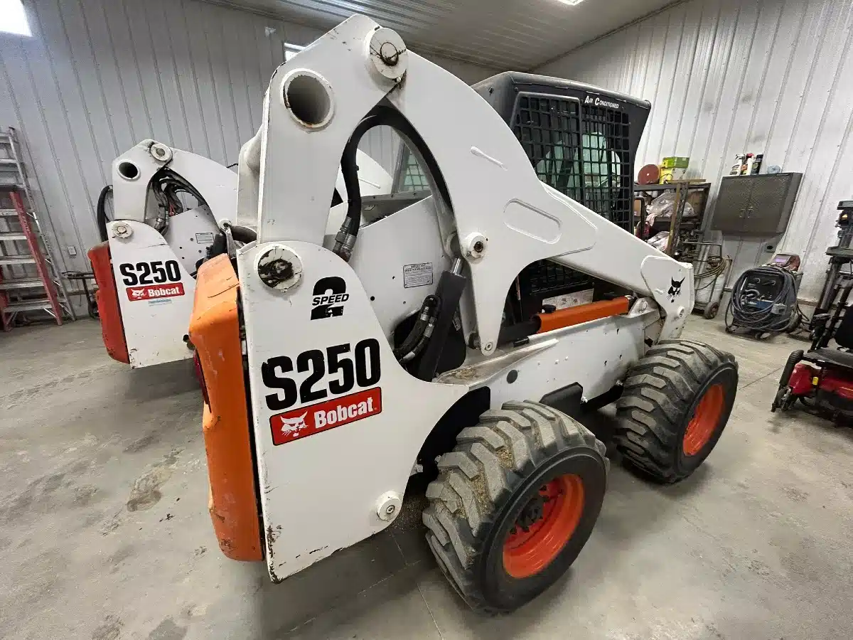 2002 Bobcat S250 Skid Steer
