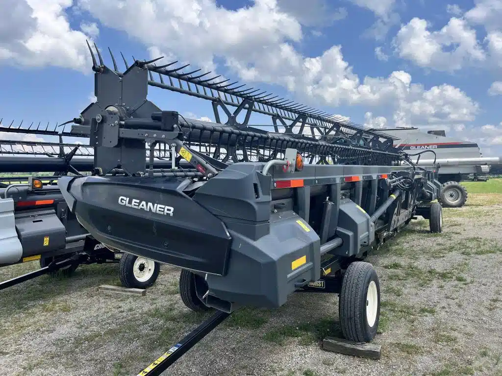 Gallery image 1 for Used 2021 Gleaner 9335 Header - Flex Draper