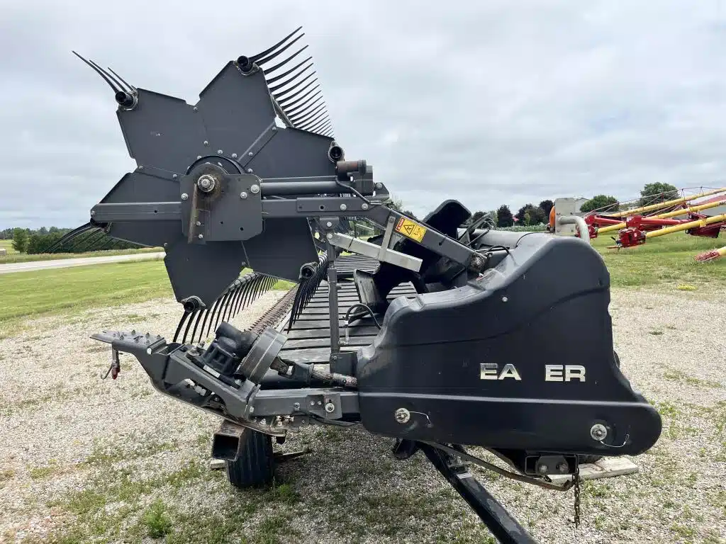 Gallery image 2 for Used 2019 Gleaner 9255 Header - Draper