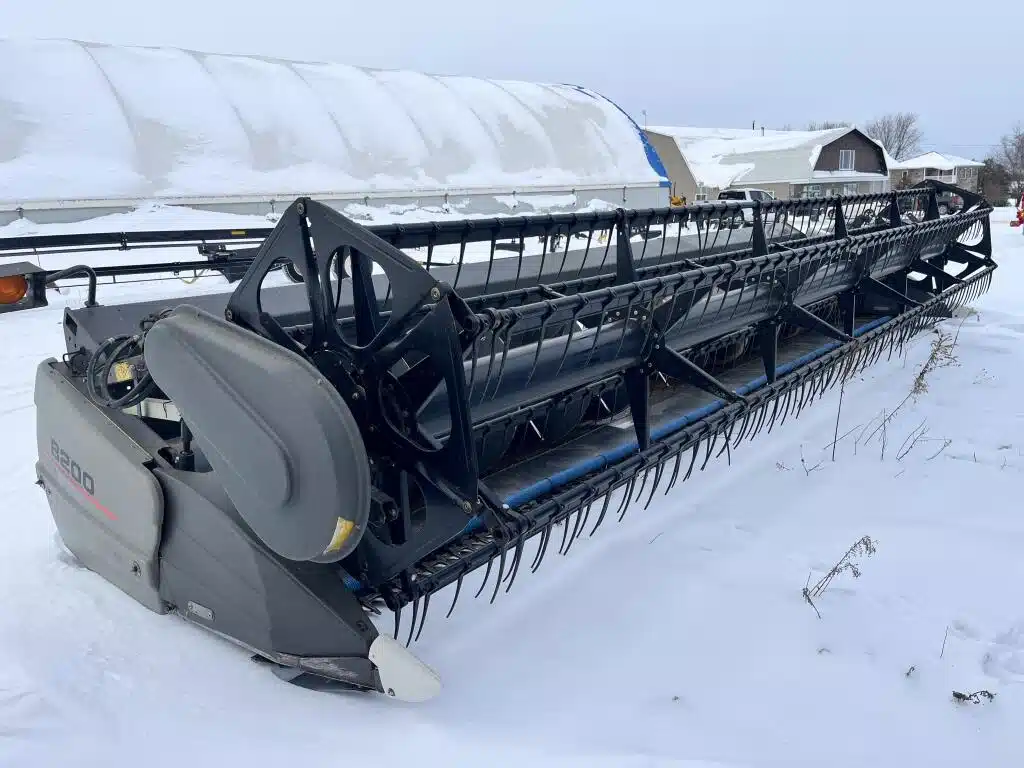 Gallery image 2 for Used 2017 Gleaner 8200 Header - Auger