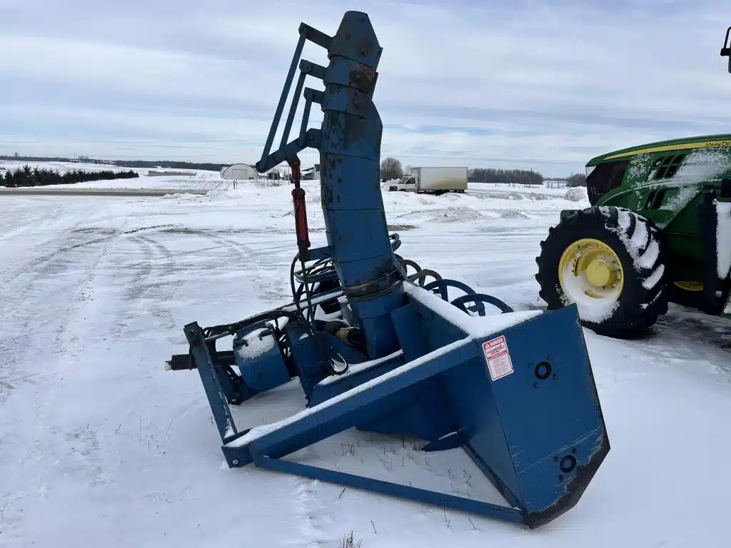 Used 2001 Lucknow D9H Snow Blower