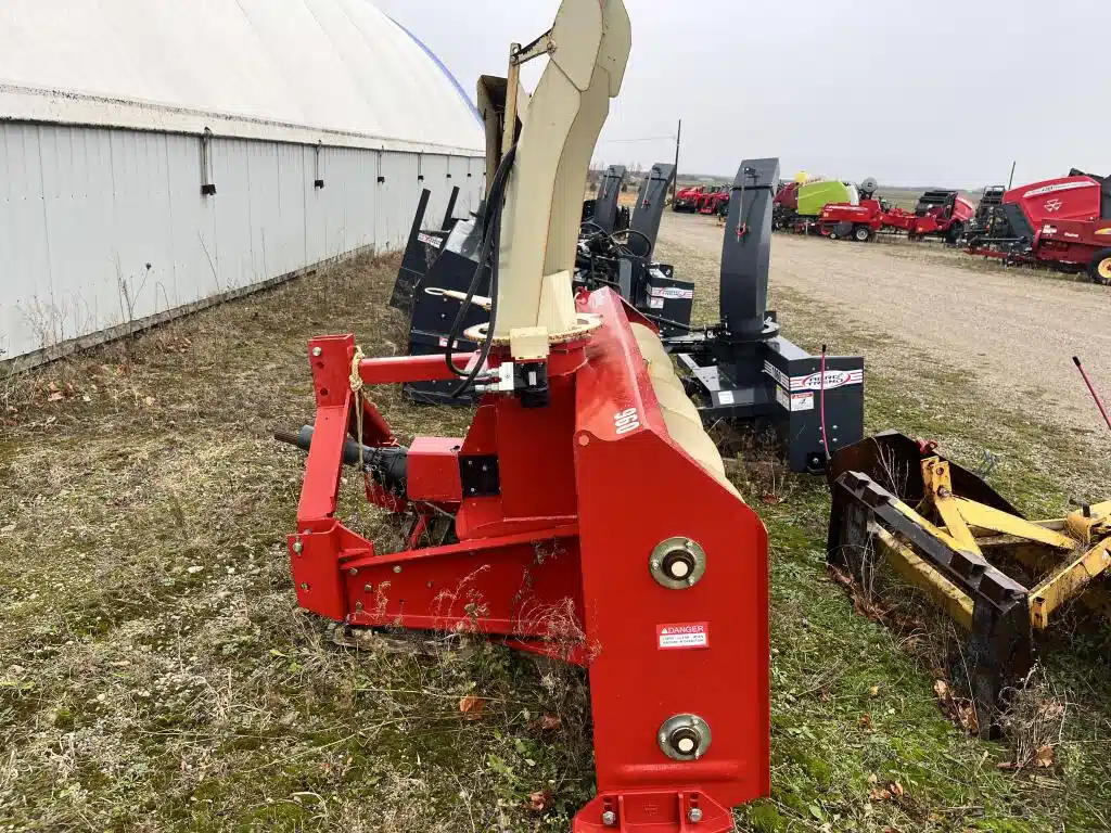 Gallery image 2 for 2018 Buhler Farm King 960 Snow Blower