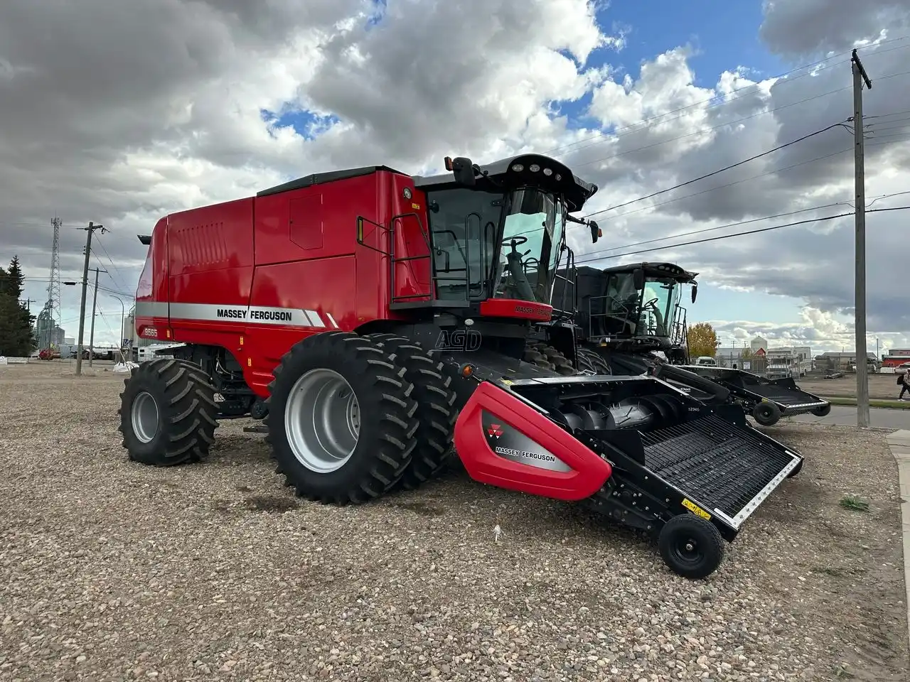 Gallery image 1 for Used 2015 Massey Ferguson 9565 Combine
