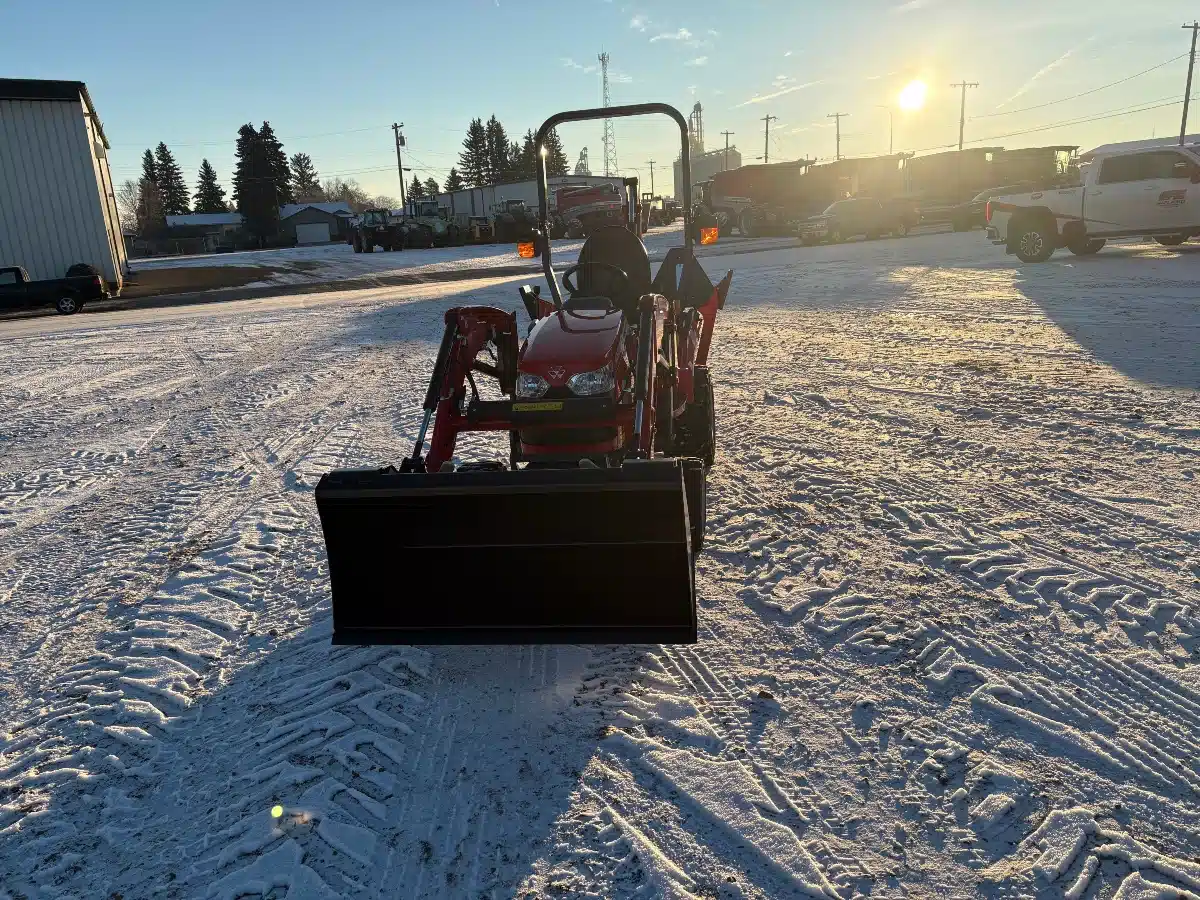 Gallery image 2 for 2022 Massey Ferguson GC1723E Tractor