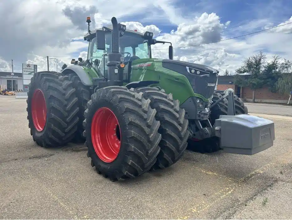 Used 2023 Fendt 1050 VARIO Tractor