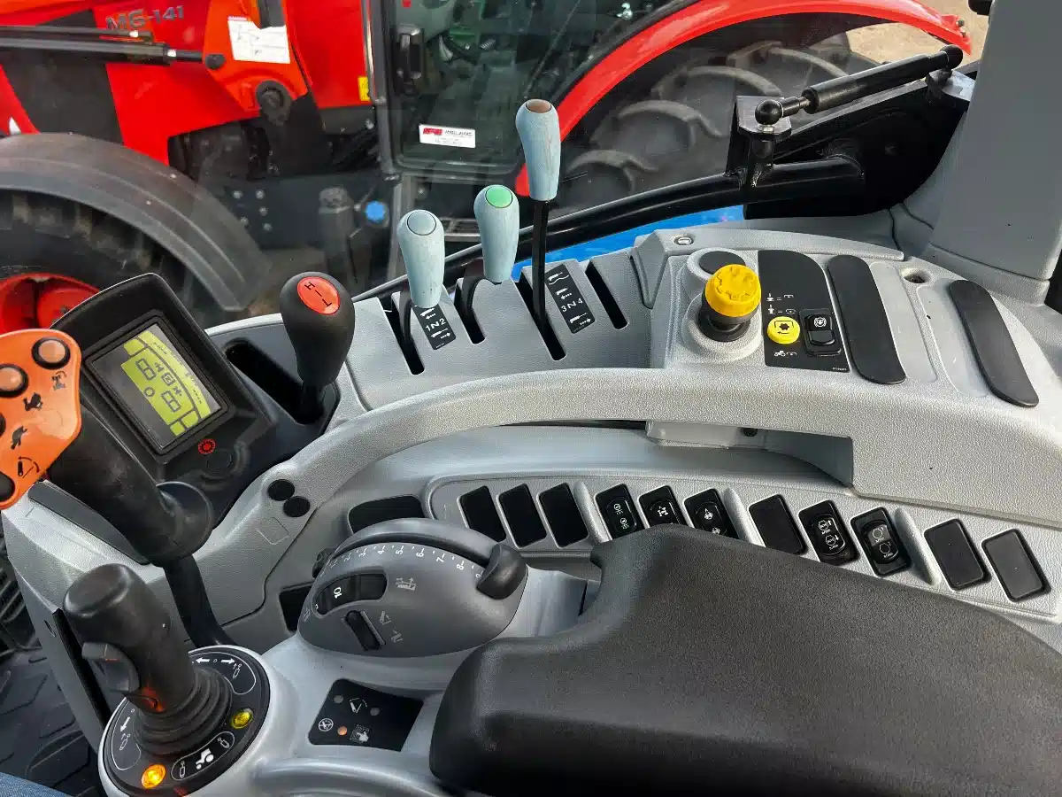 Gallery image 2 for Used 2017 New Holland T6.165 Tractor