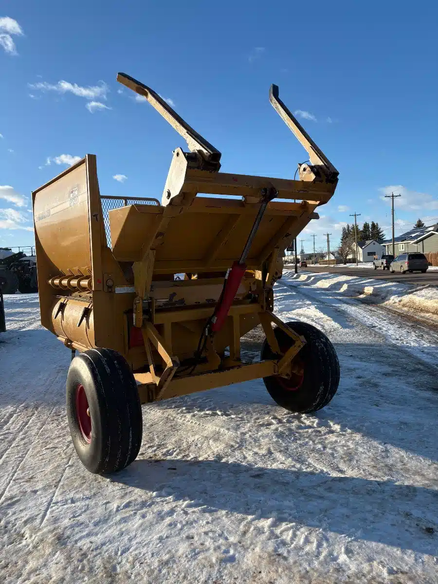 Gallery image 2 for 2007 Haybuster 2650 Bale Processor
