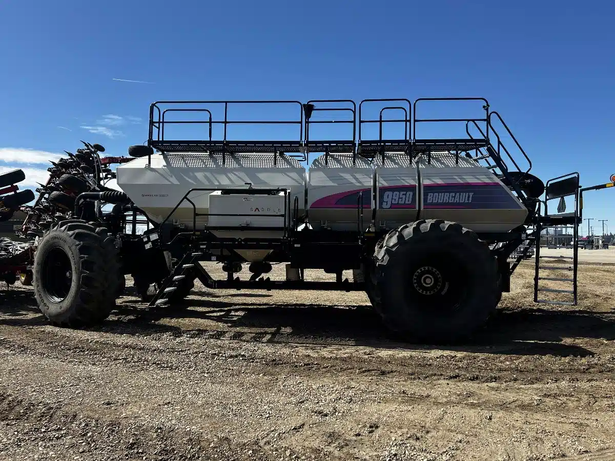 Gallery image 1 for 2021 Bourgault 9950 Air Drill