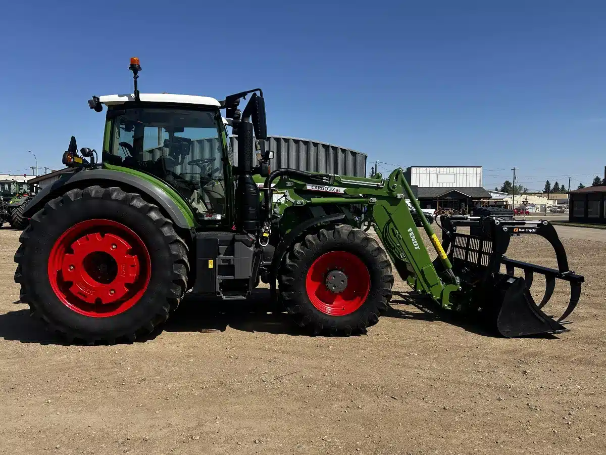 Gallery image 1 for 2024 Fendt 716 VARIO Tractor