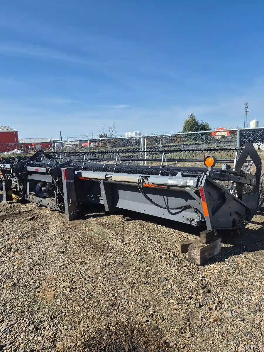 Gallery image 1 for 2007 Massey Ferguson 5100 Header - Draper