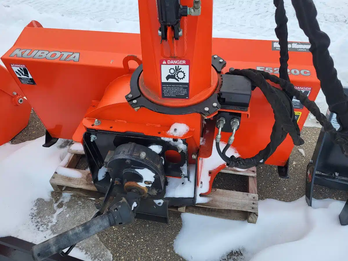 Gallery image 2 for Used 2019 Kubota F5220 Snow Blower