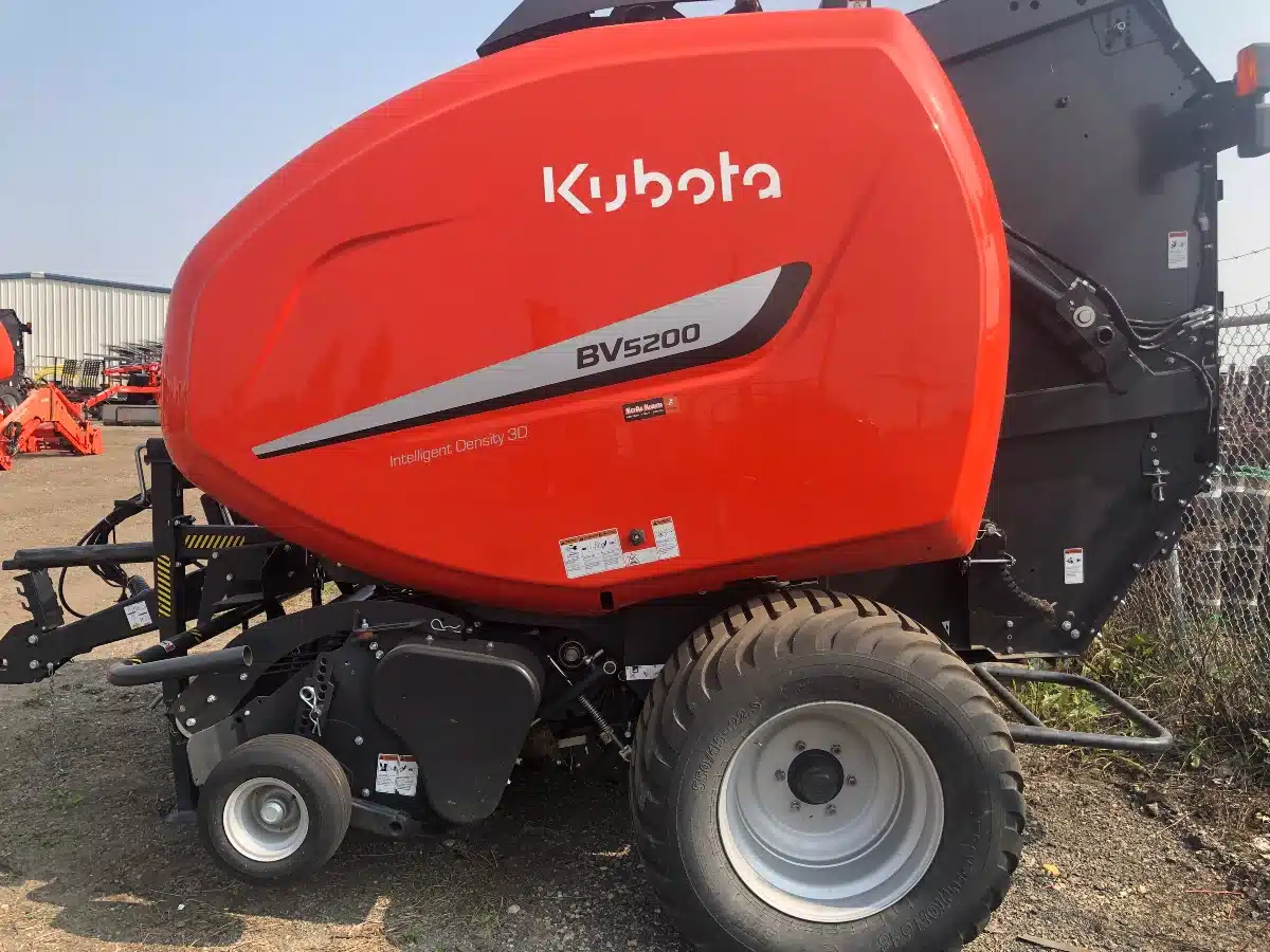 Gallery image 2 for 2023 Kubota BV5200SC14 Round Baler
