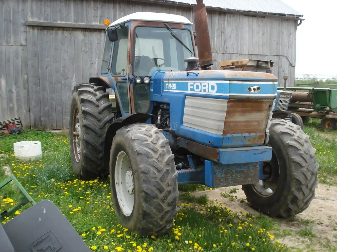 Gallery image 2 for Used Ford TW25 Tractor