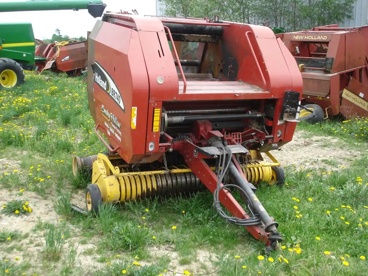 Gallery image 1 for Used New Holland BR740 Round Baler