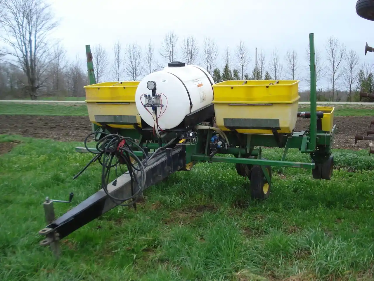 Gallery image 1 for Used John Deere 7200 Planter