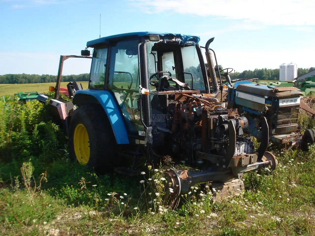 Gallery image 2 for Used New Holland TL90 Tractor