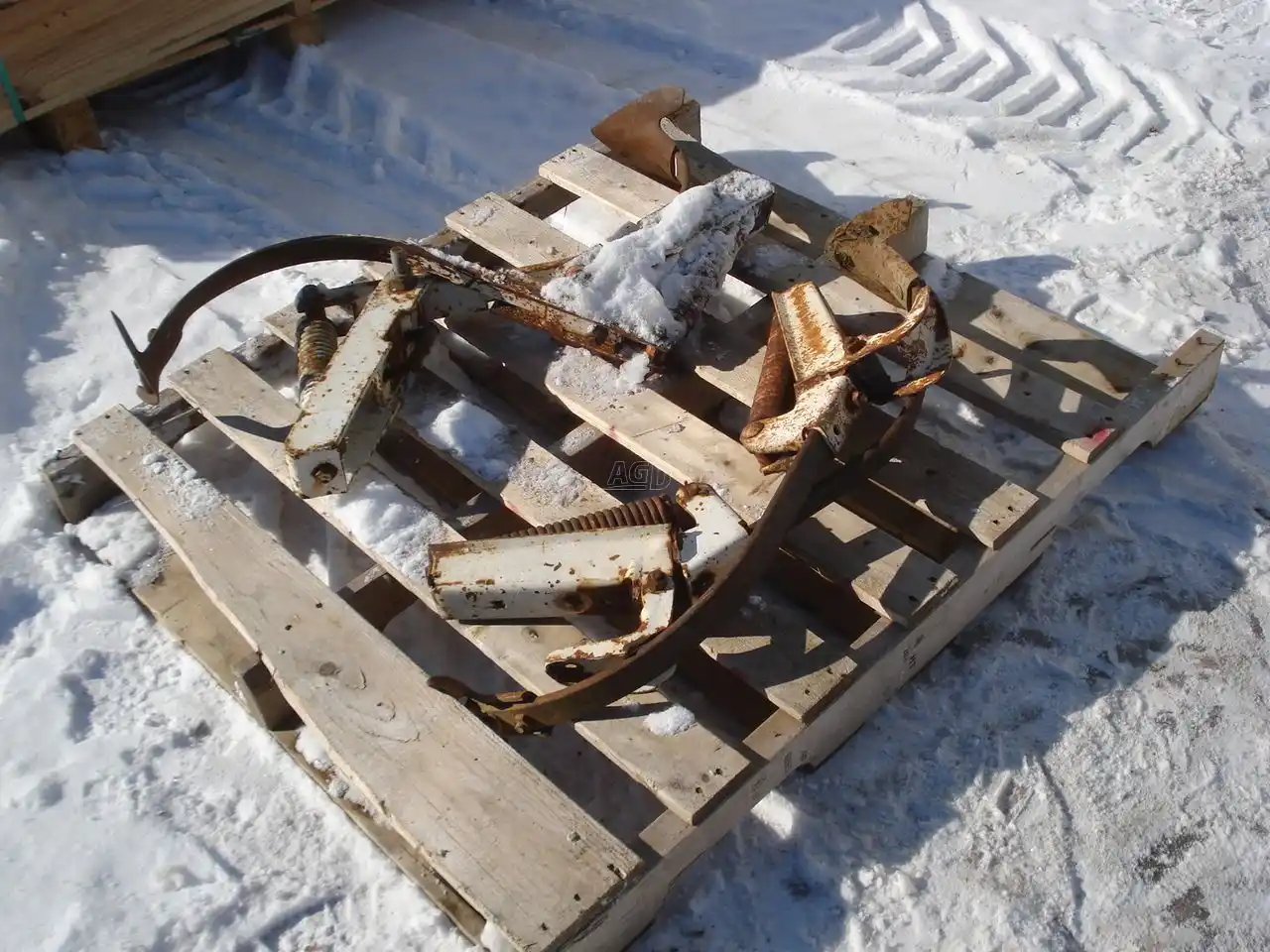 Gallery image 1 for Used Wil-Rich & Case IH Cultivator