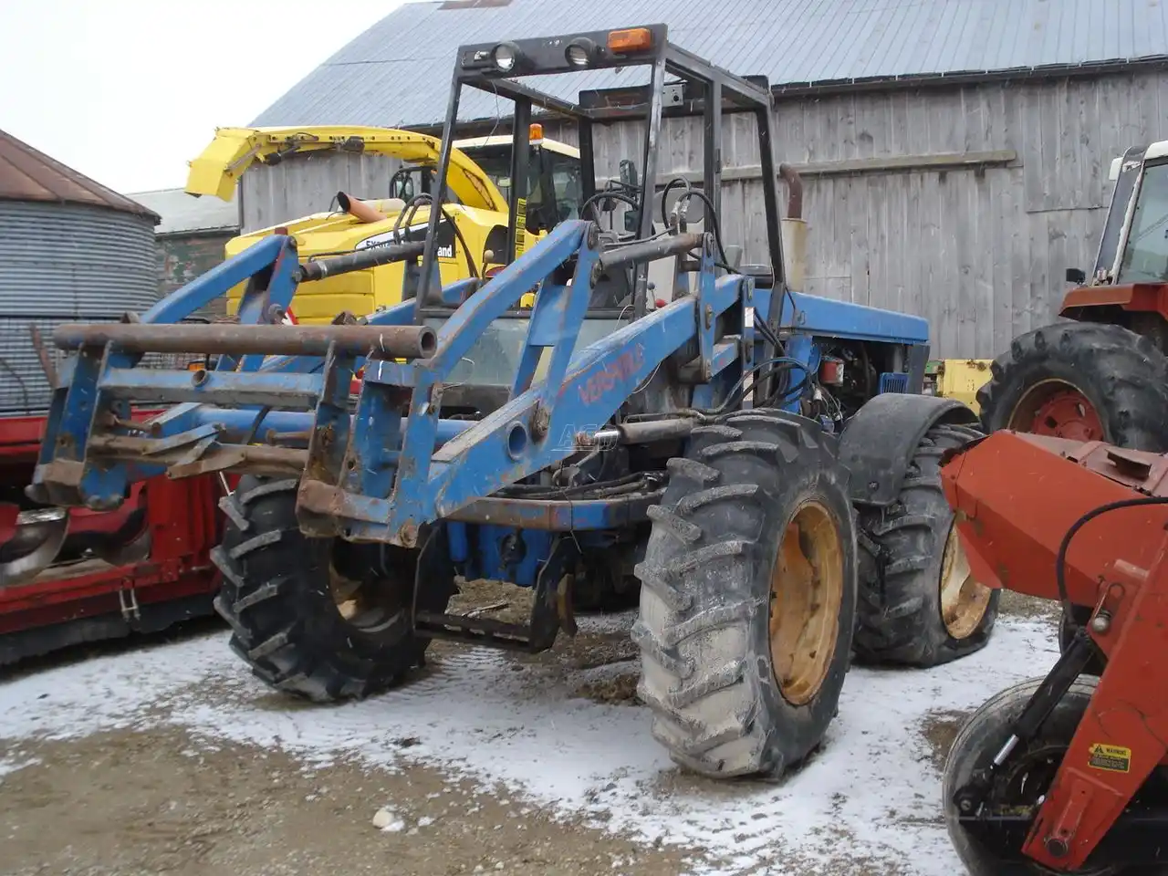 Gallery image 1 for Used Ford 276 Tractor