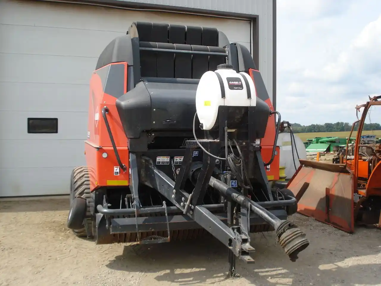 Gallery image 2 for Used Kuhn VB 2295 Round Baler