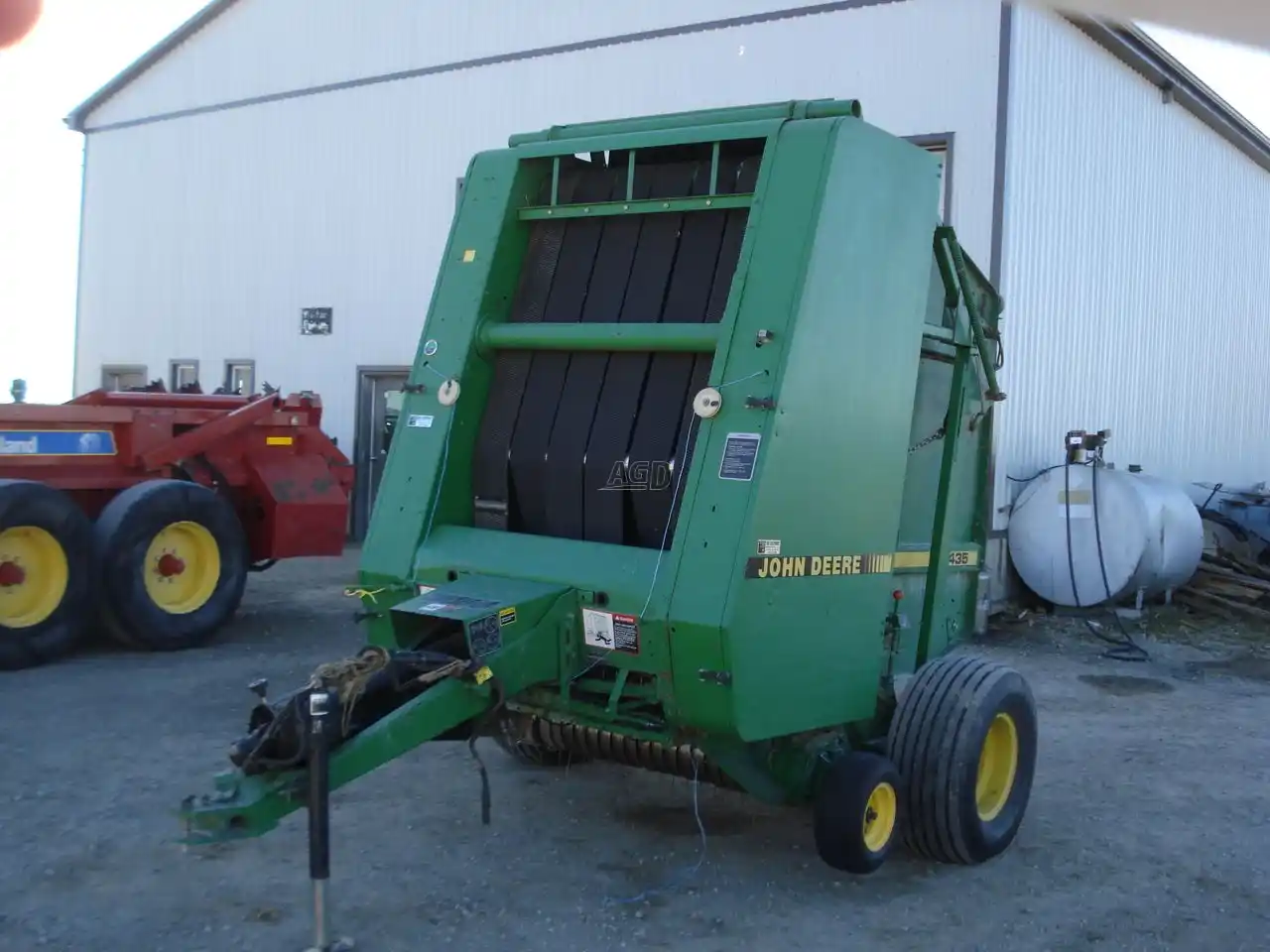 Gallery image 1 for Used John Deere 435 Round Baler