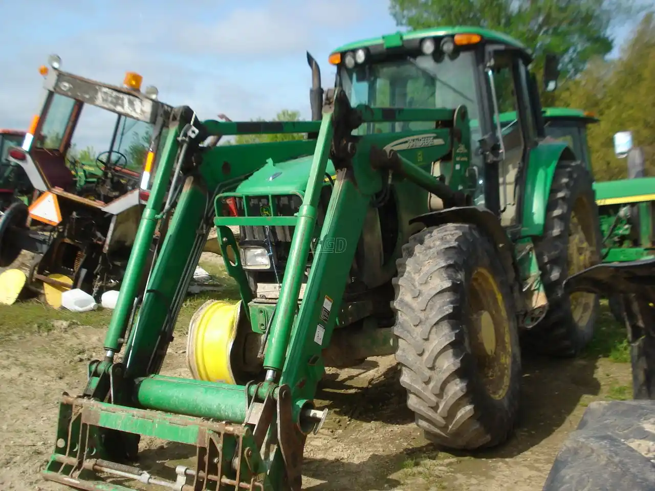 Gallery image 2 for John Deere 7220 Tractor