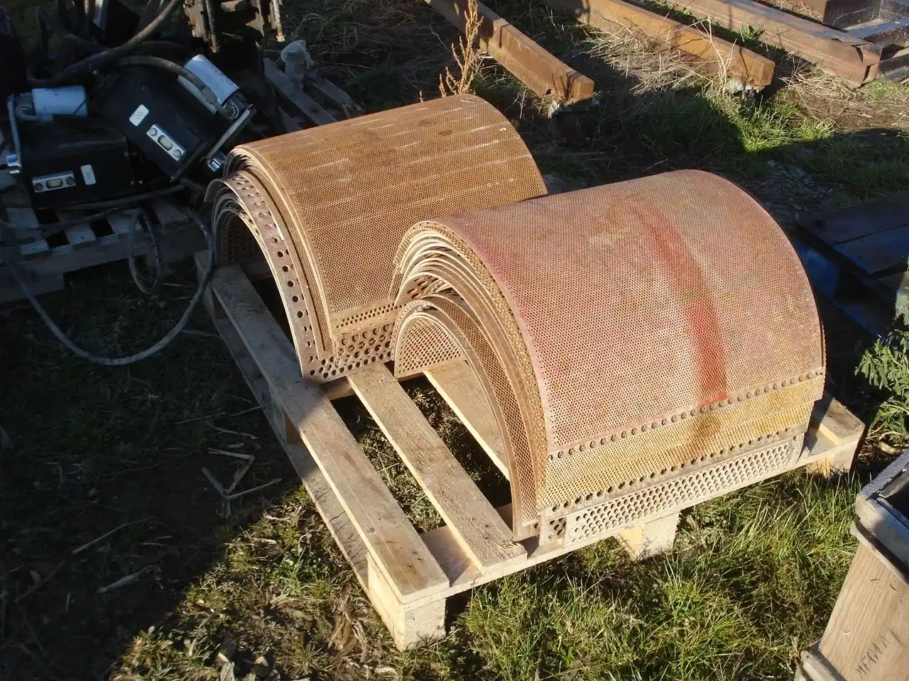 Gallery image 1 for Used ***MANUFACTURER NOT SPECIFIED*** Various Mix Mill Parts New-Used