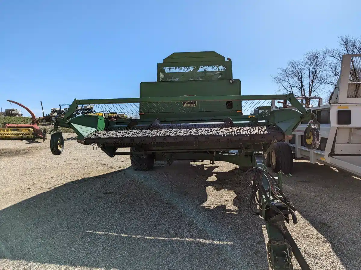 Gallery image 2 for Used John Deere 7721 TITAN II Combine-PT