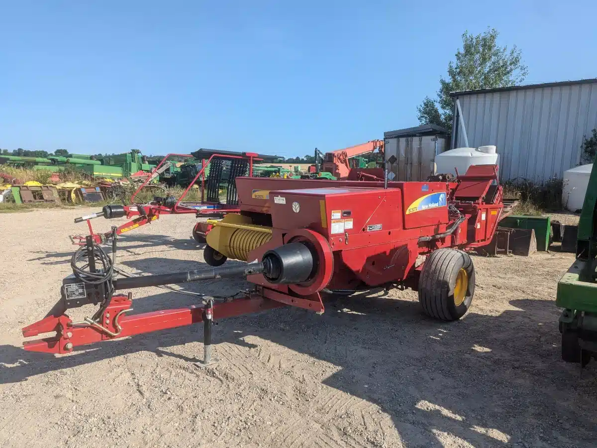 Gallery image 1 for Used 2011 New Holland BC5070 Square Baler - Small