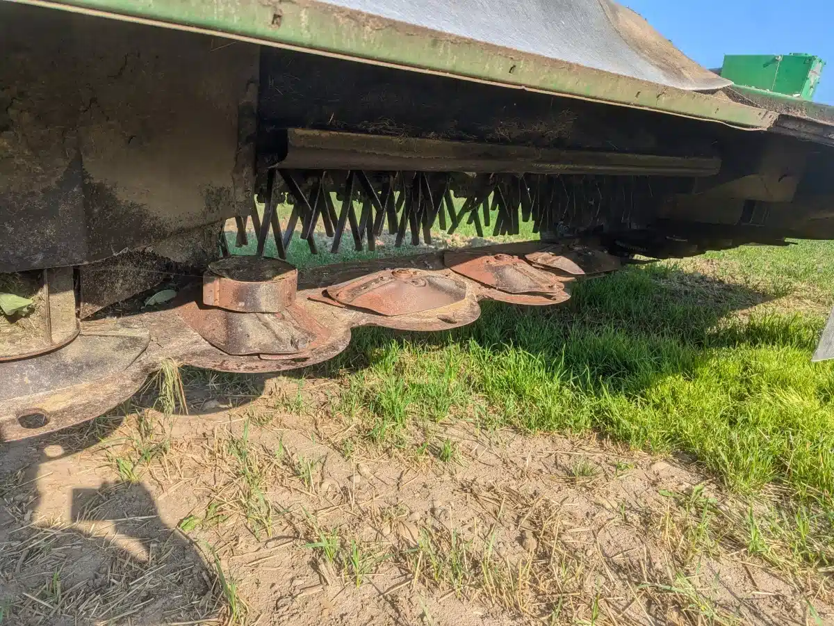 Gallery image 2 for Used John Deere 956 Disc Mower Conditioner