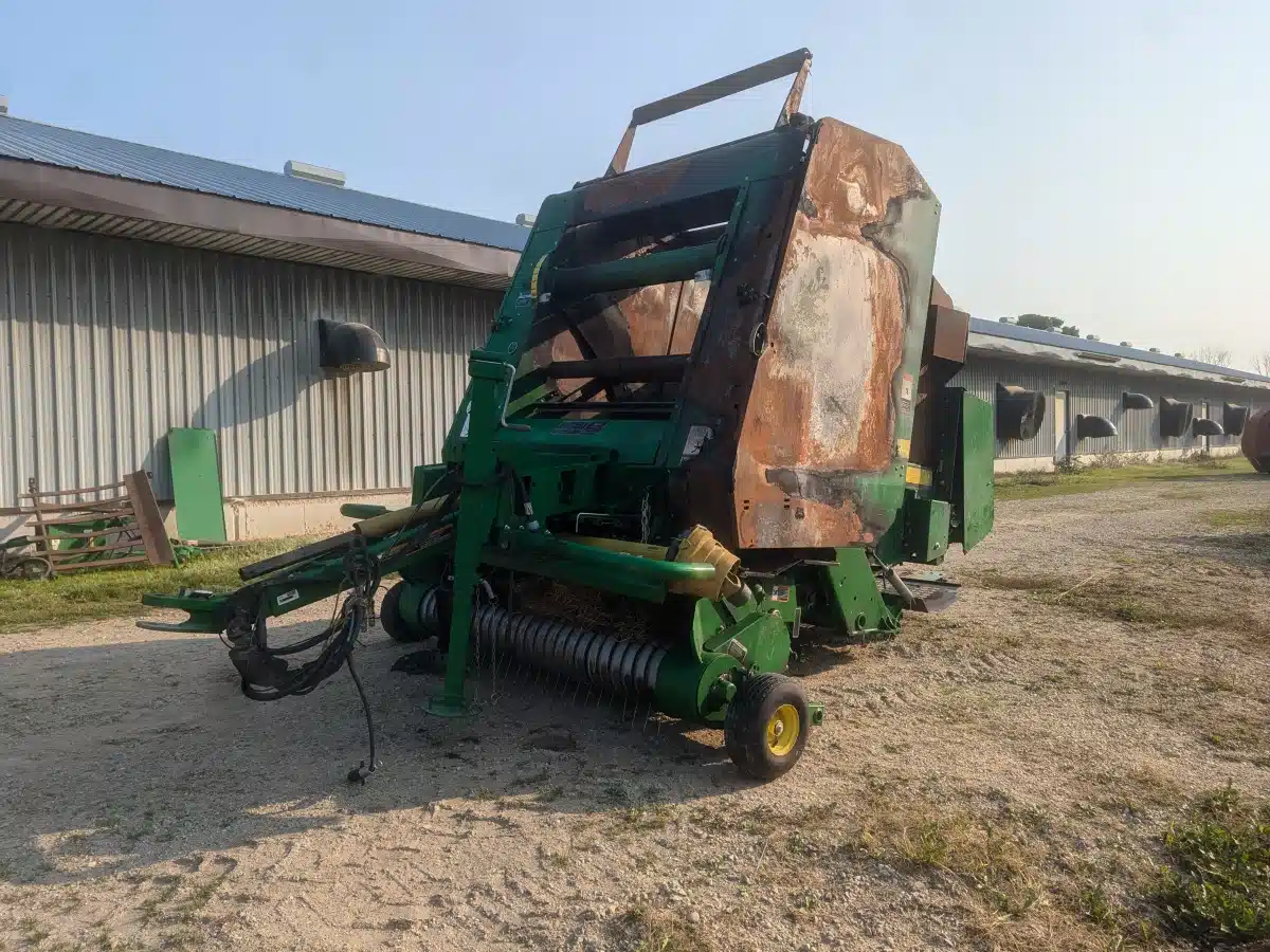 Gallery image 1 for Used John Deere 854 Round Baler