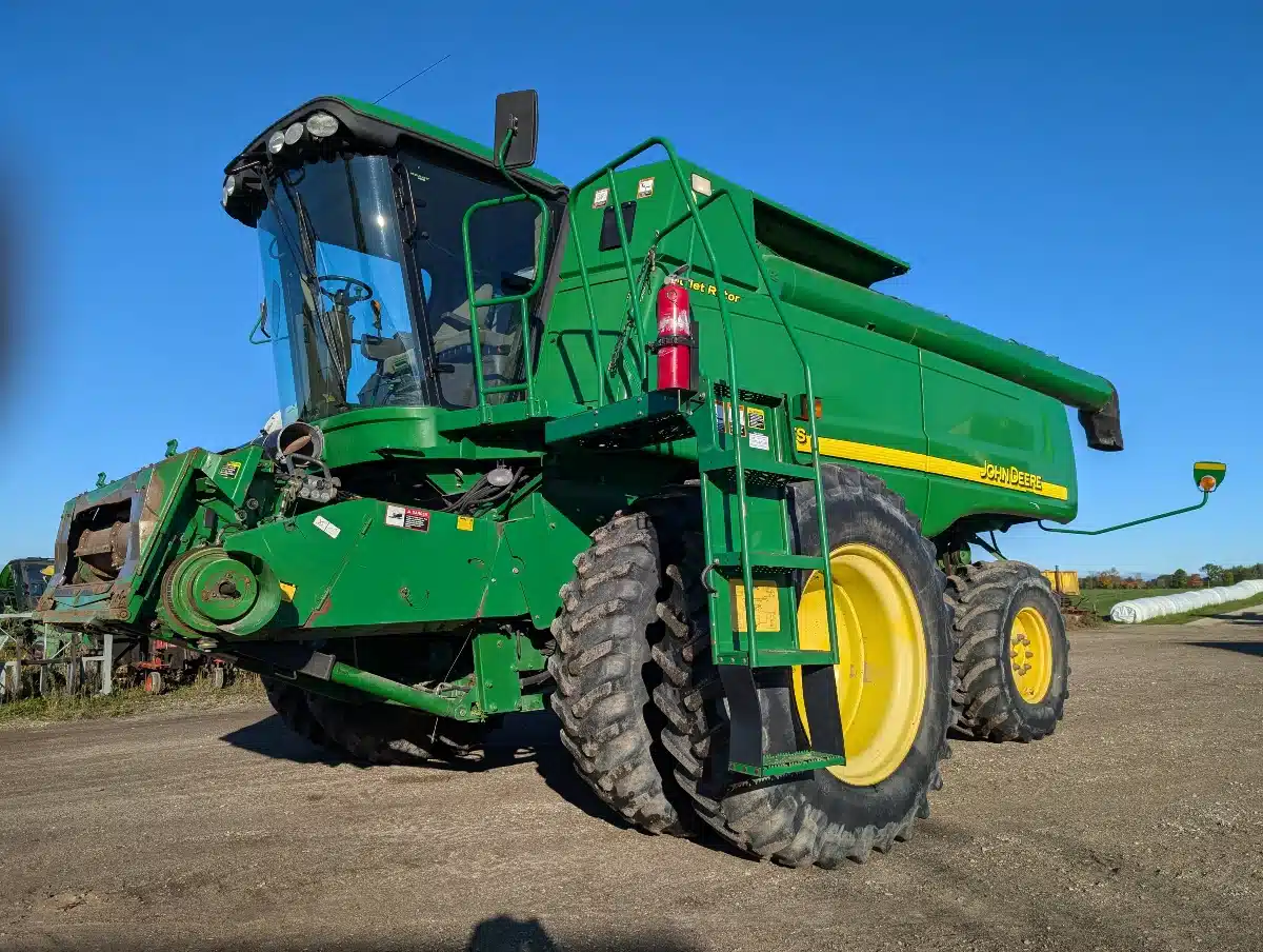 Gallery image 1 for Used John Deere 9860 STS Combine